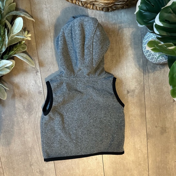 Carhartt Gray Hooded Fleece Vest Baby Boy Size 6 Months Like New Condition - Picture 13 of 15